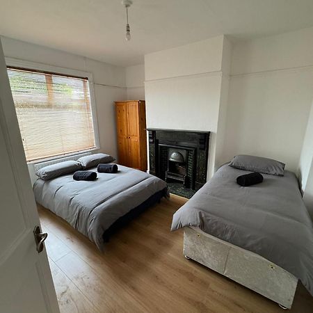 Very Nice Triple Room At 2 Iveragh Rd-5 Dublin Dış mekan fotoğraf