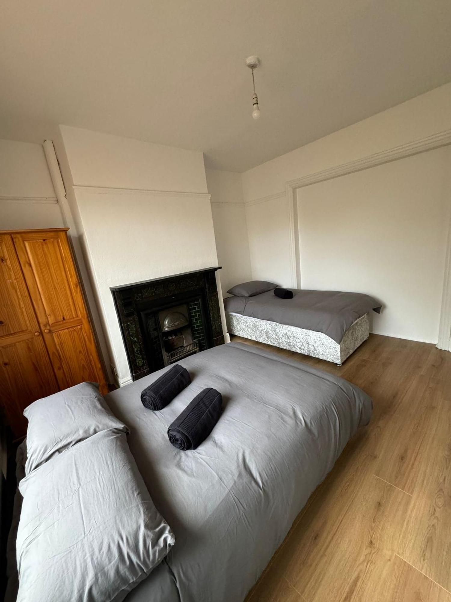 Very Nice Triple Room At 2 Iveragh Rd-5 Dublin Dış mekan fotoğraf