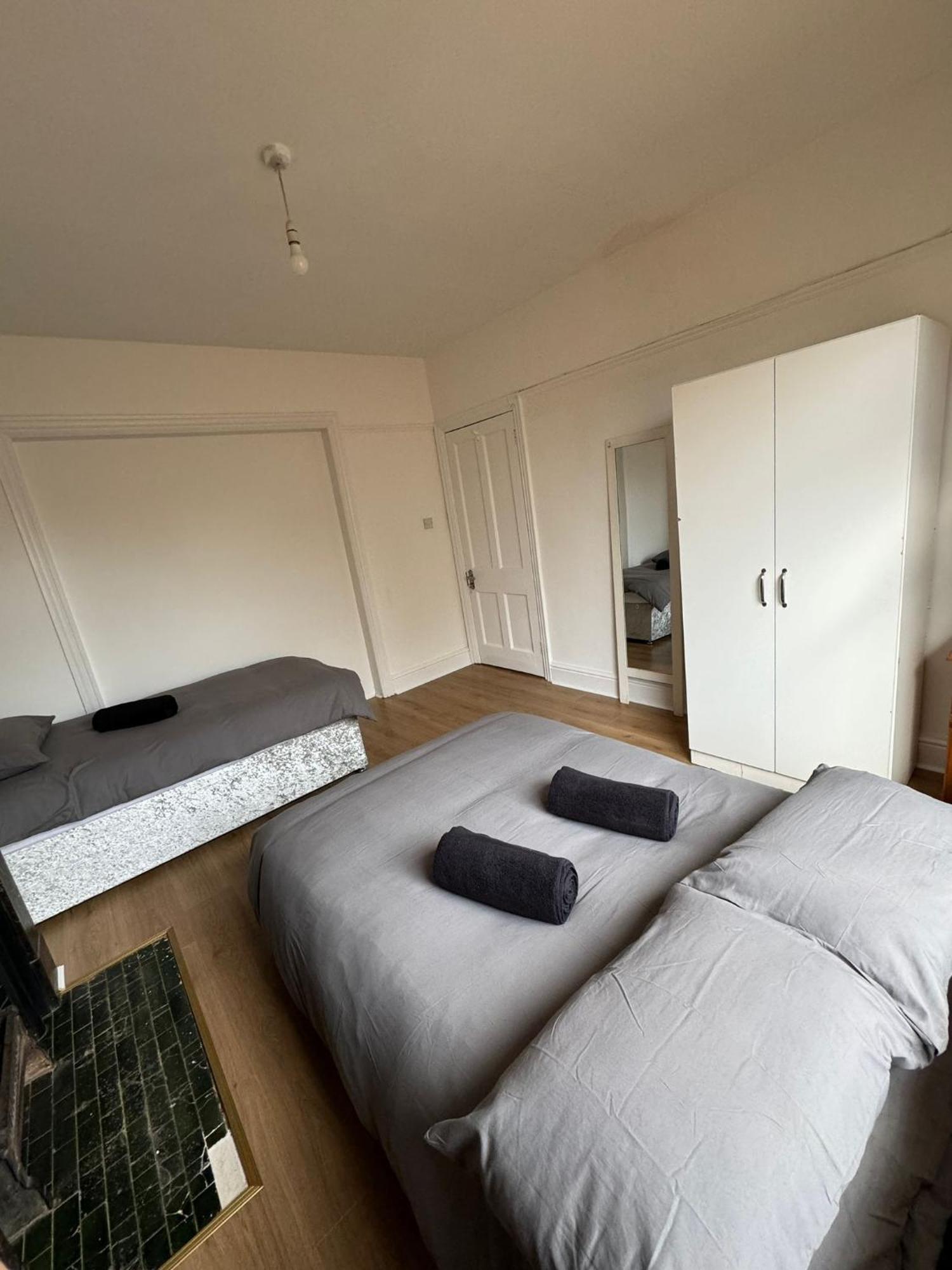 Very Nice Triple Room At 2 Iveragh Rd-5 Dublin Dış mekan fotoğraf